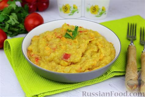 Гороховая каша с овощами и зеленью