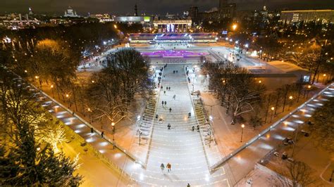 Есть ли в парке Горького каток?