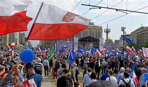 Завоевание власти коммунистами