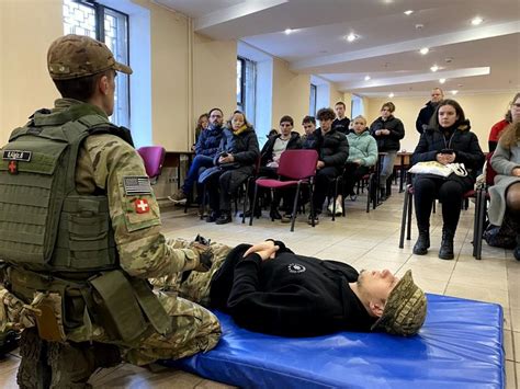 Медицинские знания и умение оказывать первую помощь