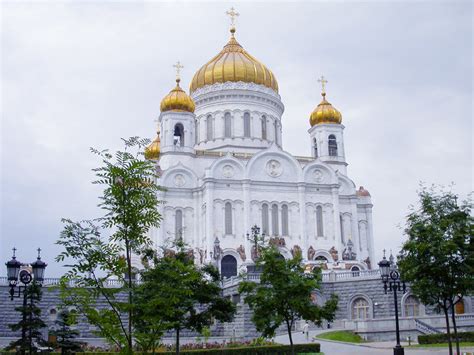 Мусульмане и православный храм