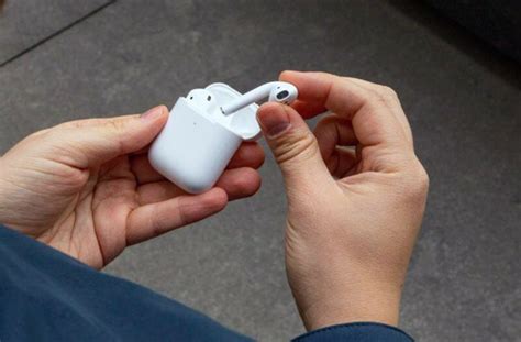 Наличие функции беспроводной зарядки у моделей AirPods