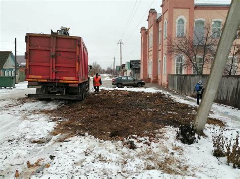 Очистка отмостки от растительности