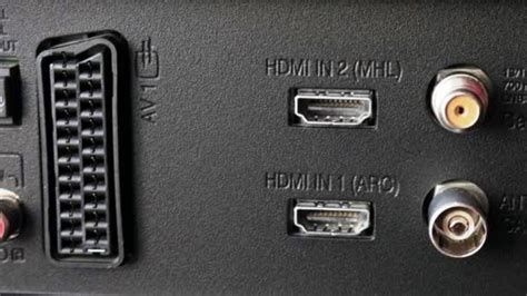 Подключите кабель HDMI к телевизору