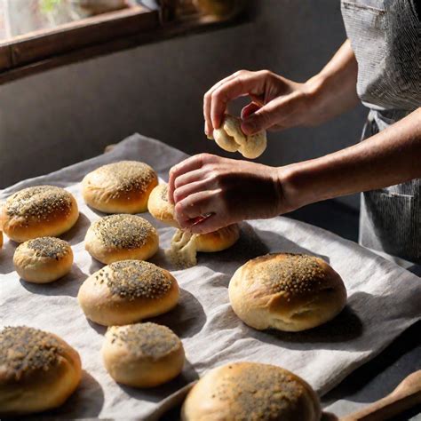 Польза и вред булочек с маком для кормящих женщин