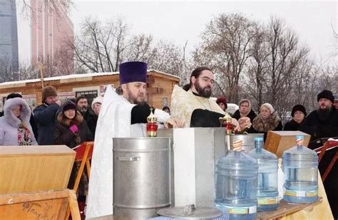 Помогает ли святая вода от сглаза