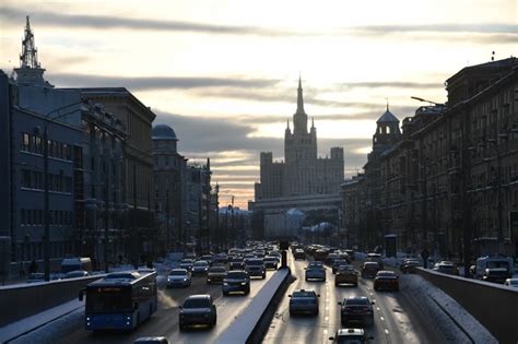 Путь к Москве: головокружительные приключения автомобилистов