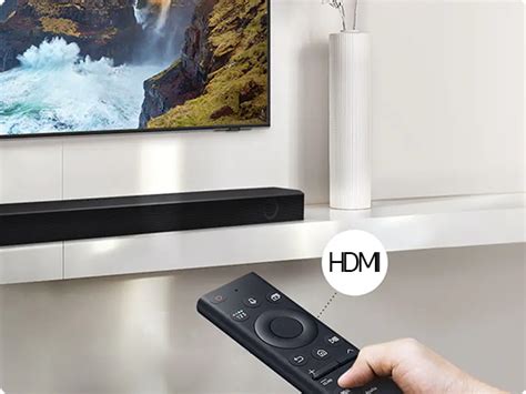 Соедините приставку и телевизор кабелем HDMI