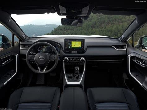 Уникальные характеристики и фишки Toyota RAV4