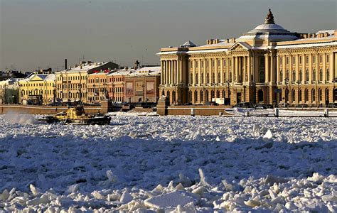 Факты о ледовом покрове на Неве зимой